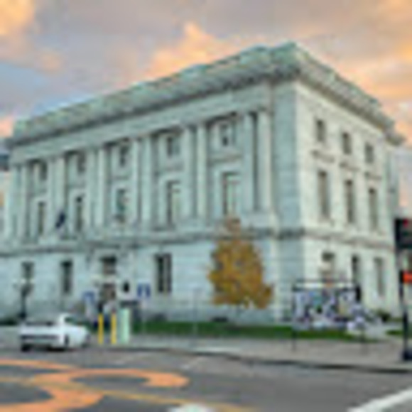 Meet your Posher, Beth - Picture 1 of 1